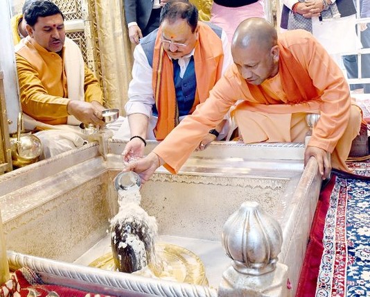 UP News : जेपी नड्डा ने सीएम योगी ने संग बाबा विश्वनाथ का किया दर्शन, गाजीपुर में जनसभा कर साधेंगे पूर्वांचल को