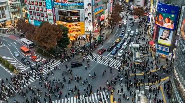 Japan : टोक्यो छोड़ने के लिए परिवारों को जापान सरकार दे रही पैसे, ये है कारण