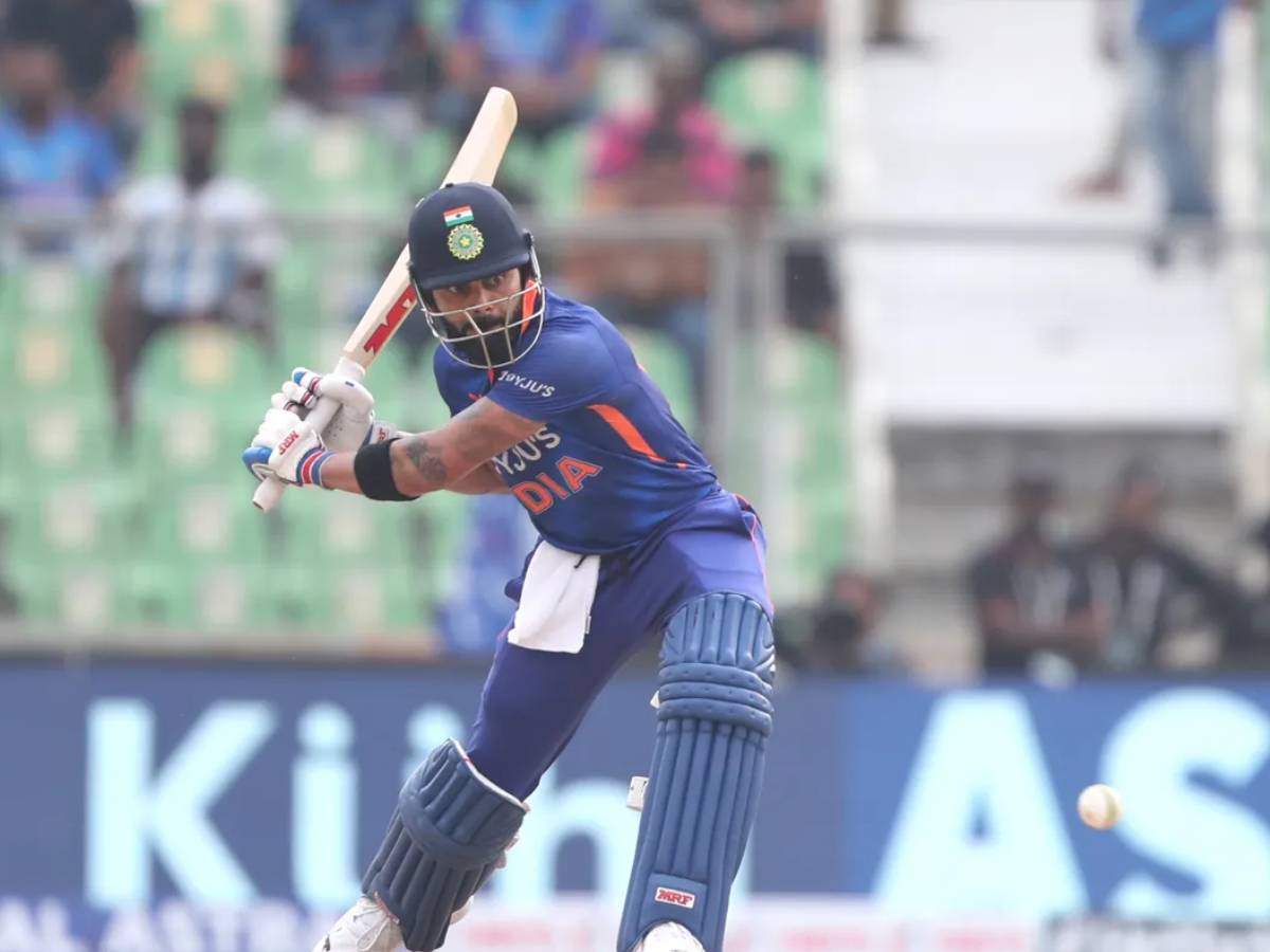 विराट कोहली ने श्रीलंका के खिलाफ नाबाद 166 पारी में आठ छक्के जड़कर मचाया तहलका, अपने नए अवतार का श्रेय इनको दिया