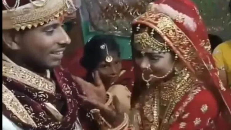 Bride Dance Video: जब दुल्हे ने पिलाया कोका कोला, फिर दुल्हन ने किया धमाका …