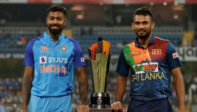 India vs Sri Lanka T20 Match: भारत ने टॉस जीतकर चुनीं बल्लेबाजी, ऐसी है दोनों टीमों की प्लेइंग-11