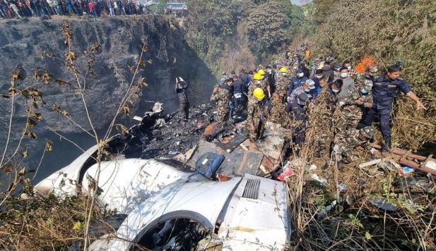 Nepal Plane Crash: विमान दुर्घटना के बाद सामने आया खौफनाक मंजर, घटना के पहले की वीडियो भी सामने आई