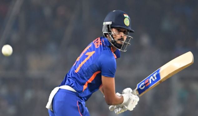 India and New Zealand: न्यूजीलैंड के खिलाफ वनडे सीरीज से पहले भारत को बड़ा झटका, श्रेयस अय्यर हुए टीम से बाहर