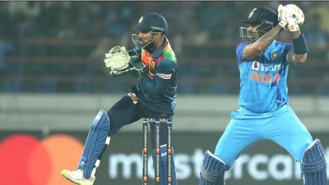 India vs Sri Lanka T20 Match: श्रीलंका पर कहर बनकर टूटे सूर्यकुमार यादव, चौके-छक्के की हुई बारिश