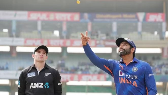 India and New Zealand: न्यूजीलैंड ने टॉस जीतकर चुनी गेंदबाजी, भारत करेगी पहले बल्लेबाजी, जानिए प्लेइंग इलेवन