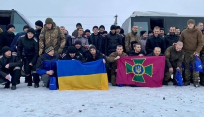 Russia-Ukraine prisoner exchange : रूस-यूक्रेन युद्ध के बीच हुई बंदियों की रिहाई, दर्जनों सैनिक हुए रिहा