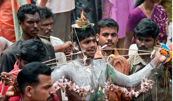 Thaipusam in Singapore:तमिल समुदाय ने सिंगापुर में पूरे उल्लास और जोश के साथ मनाया ‘थाईपुसम’, होती है भगवान मुरुगन की पूजा