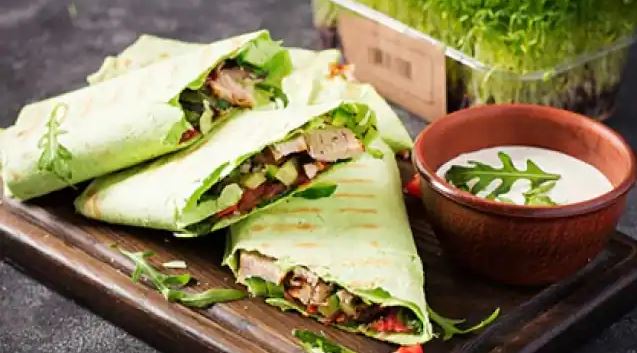 Palak Oats Wrap Recipe: शादी में सुबह नाश्ते में जरूर बनांये पालक ओट्स रैप