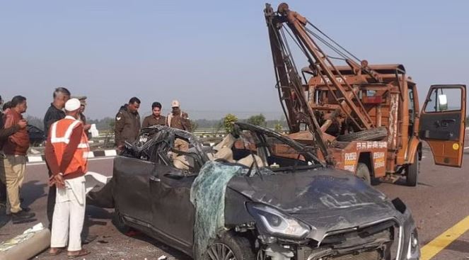 Unnao road accident: उन्नाव में दर्दनाक हादसा, एक्सप्रेसवे पर दो कारों की भिड़ंत में चार की मौत