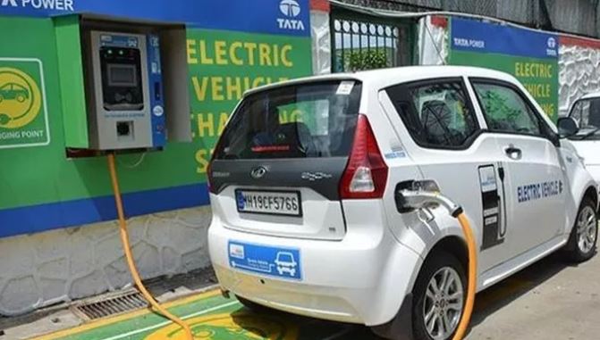 Electric Vehicle Charging Station: फास्ट-चार्जिंग EV stations को स्थापित करने के लिए सरकार ने 800 करोड़ रुपये किये मंजूर