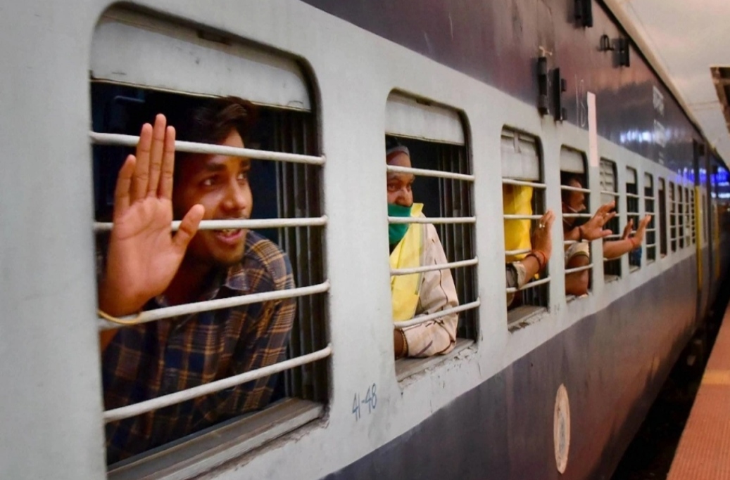 भारतीय रेलवे ने दी बड़ी खुशखबरी, 53 फीसदी का मिल रहा है डिस्काउंट