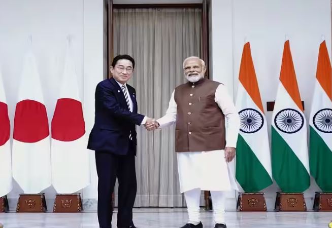Japan PM India Visit : जापान के PM Fumio Kishida दो दिवसीय यात्रा पर पहुंचे भारत,PM मोदी के साथ हुई बात