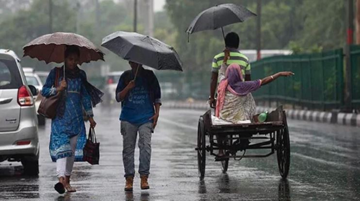 Lucknow Weather Today : लखनऊ में झमाझम बारिश, 27 जिलों में ओले गिरने की संभावना, IMD ने जारी किया येलो अलर्ट