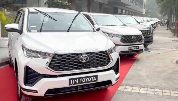 Toyota Innova Hycross Price Hike: टोयोटा इनोवा की कीमत में इजाफा, नया वेरिएंट लॉन्च
