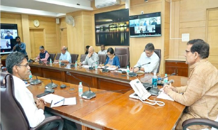 UP News: ऊर्जा मंत्री ने विद्युत उपभोक्ताओं के मोबाइल नं0 को बिलिंग सिस्टम से जोड़ने की शुरूआत की
