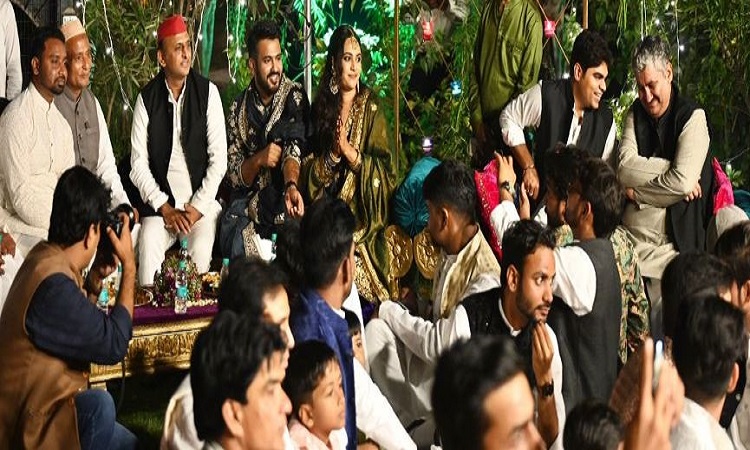 Swara Bhaskar-Fahad Ahmed: स्वरा और फहाद अहमद के वैवाहिक समारोह में शामिल हुए अखिलेश यादव, शेयर की तस्वीरें