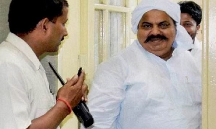 Umesh Pal Murder Case: आखिर कहां गया अतीक का सरकारी गनर? माफिया के जेल जाने के बाद हो गया था लापता