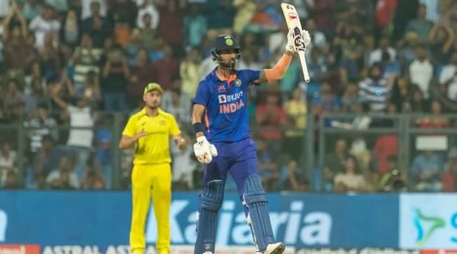 India vs Australia ODI Match: ऑस्ट्रेलिया के खिलाफ बेहतरीन प्रदर्शन करने पर केएल राहुल की जमकर हो रही तारीफ, फैंस ने लिए मजे