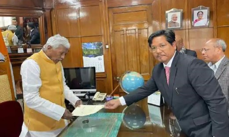 Meghalaya Politics: राज्यपाल से मिलकर कोनराड संगमा ने सरकार बनाने का दावा किया पेश, भाजपा से करेंगे गठबंधन