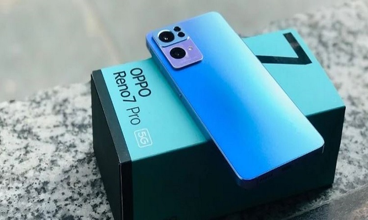 Smartphone News: Oppo Reno 7 Pro फोन पर मिल रहा है बंपर डिस्काउंट, सिर्फ इतने में खरीदें ये फोन