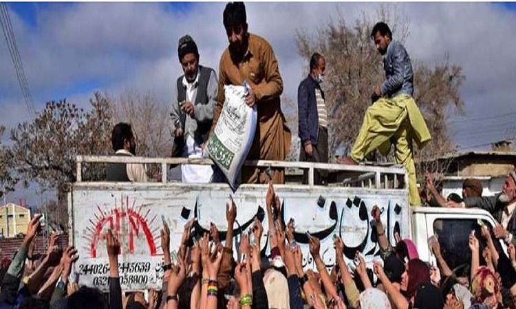 पाकिस्तान में मुफ्त राशन बांटने के दौरान मची भगदड़, 11 की मौत और कई घायल