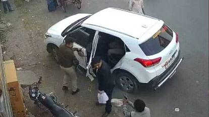 Umesh Pal Murder Case : उमेश हत्याकांड में प्रयुक्त कार का मालिक हिरासत में, पुलिस ने बहराइच से पकड़ा