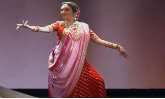 Nita Ambani dance video :नीता अंबानी ने एनएमएसीसी के उद्घाटन पर ‘रघुपति राघव राजा राम’ पर किया डांस