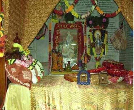 Vrindavan Rang Mahal: मथुरा वृंदावन में होता है कुछ ऐसा जिसे जानकर हैरान रह जाएंगे आप, छिपे हैं कई रहस्य