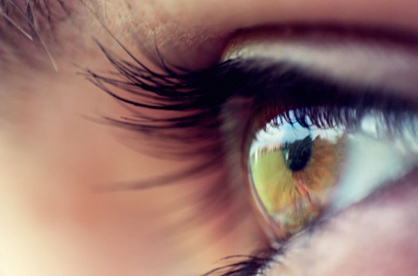आंखों को कमजोर होनें से बचाएं , ऐसे करें Eyes Care