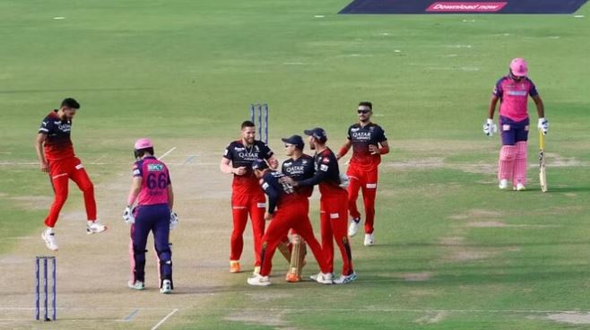 IPL 2023: राजस्थान रॉयल्स की शर्मनाक हार, RCB ने 112 रनों से हराया, 59 रनों पर ही सिमट गई सैमसन की सेना
