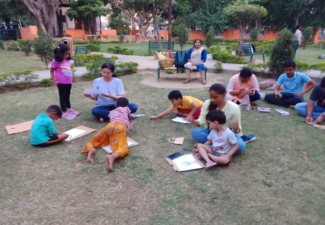 Save The Environment : चित्रकला प्रतियोगिता में बच्चों ने अपनी सोच को कागज पर उकेरा, राजीव कुमार मेहतानी ने किया पुरस्कृत